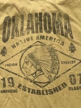 Oklahoma Native America Preowned Medium T-shirt